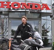 A Honda és az RMC is segített a Világutazónak